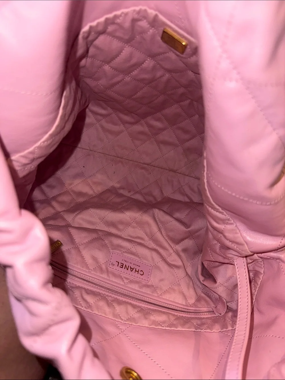 Chanel 22 Hobo Bag 22S Pink Medium